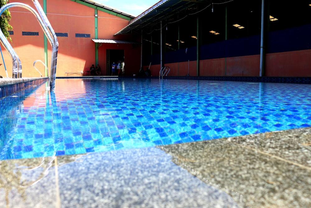 Sinar Sport Hotel Bengkulu Esterno foto