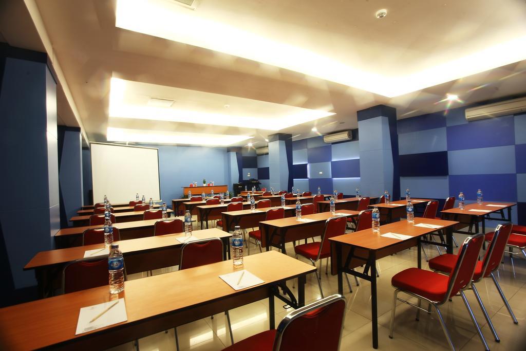 Sinar Sport Hotel Bengkulu Esterno foto